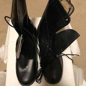 US military Vietnam era all leather Combat boots dated year &#39;84.New 9 Reg. 81/2Reg. & 11 Wide101/2 Re. 11 Reg.