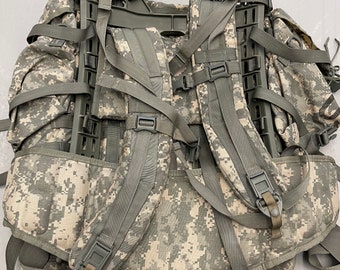 米軍正規発行の ACU デジタル Mollee II 大型リュックサック、フレーム