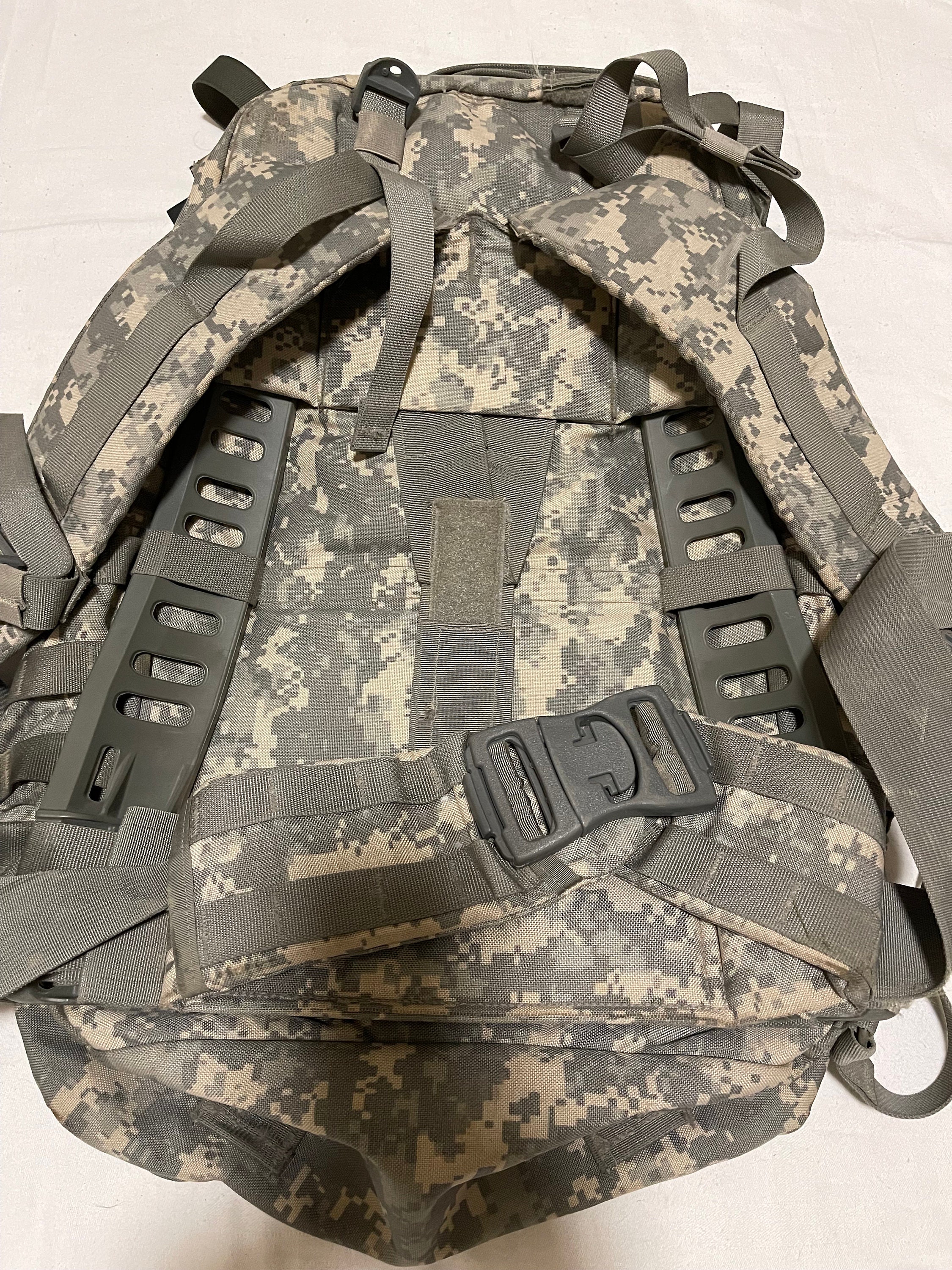 US Military Mollee II ACU Medium Rucksack Back Pack With Frame Complete ...