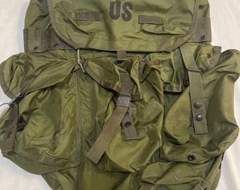 US Vietnam Alice Pack Rucksack Medium dated 1974 W/ Manual & 4 Waterproof bags New old stock