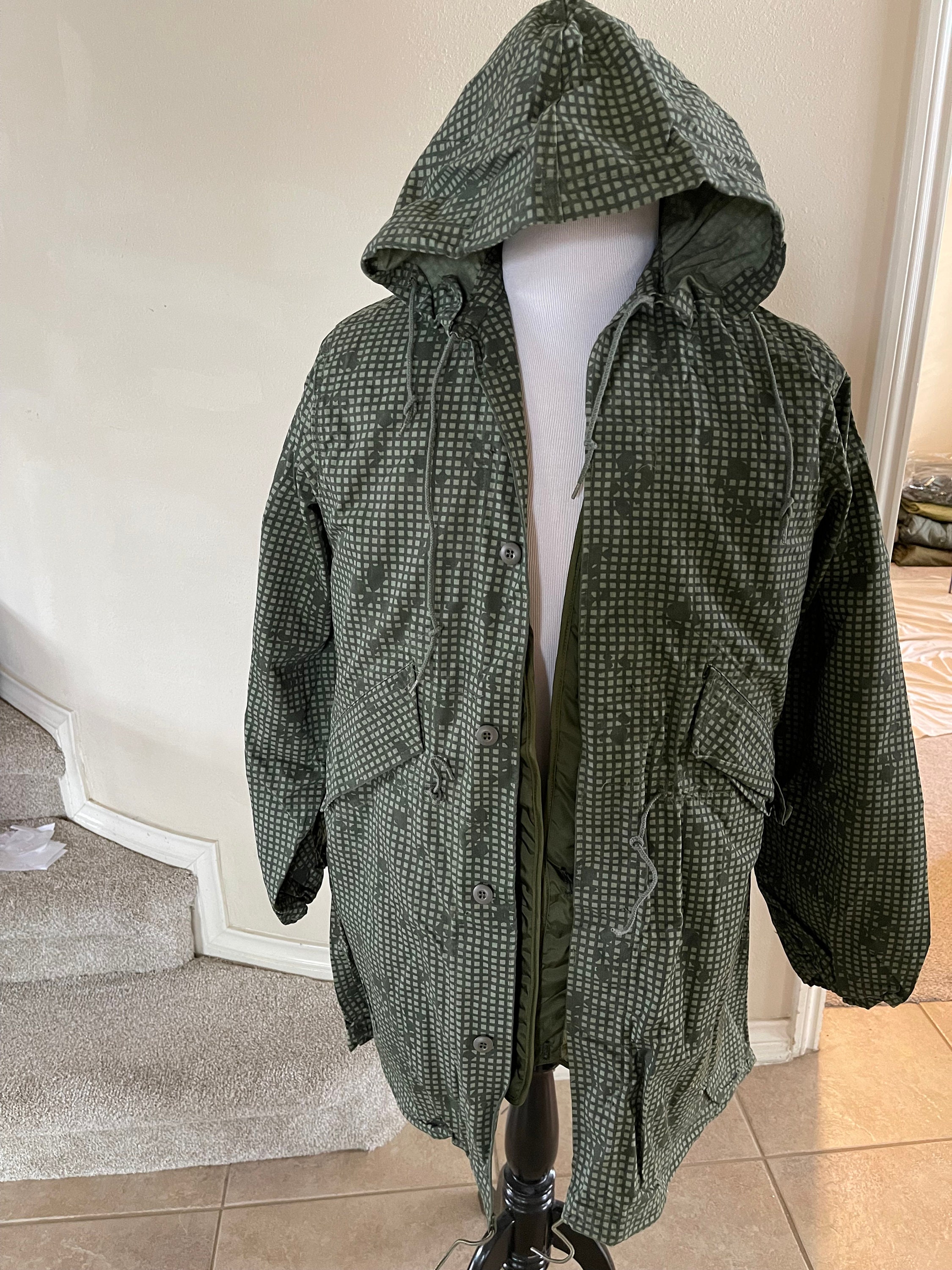 Genuine US Military Vintage Night Desert Parka New Size Genuine US Military Vintage Night Desert Parka New Size