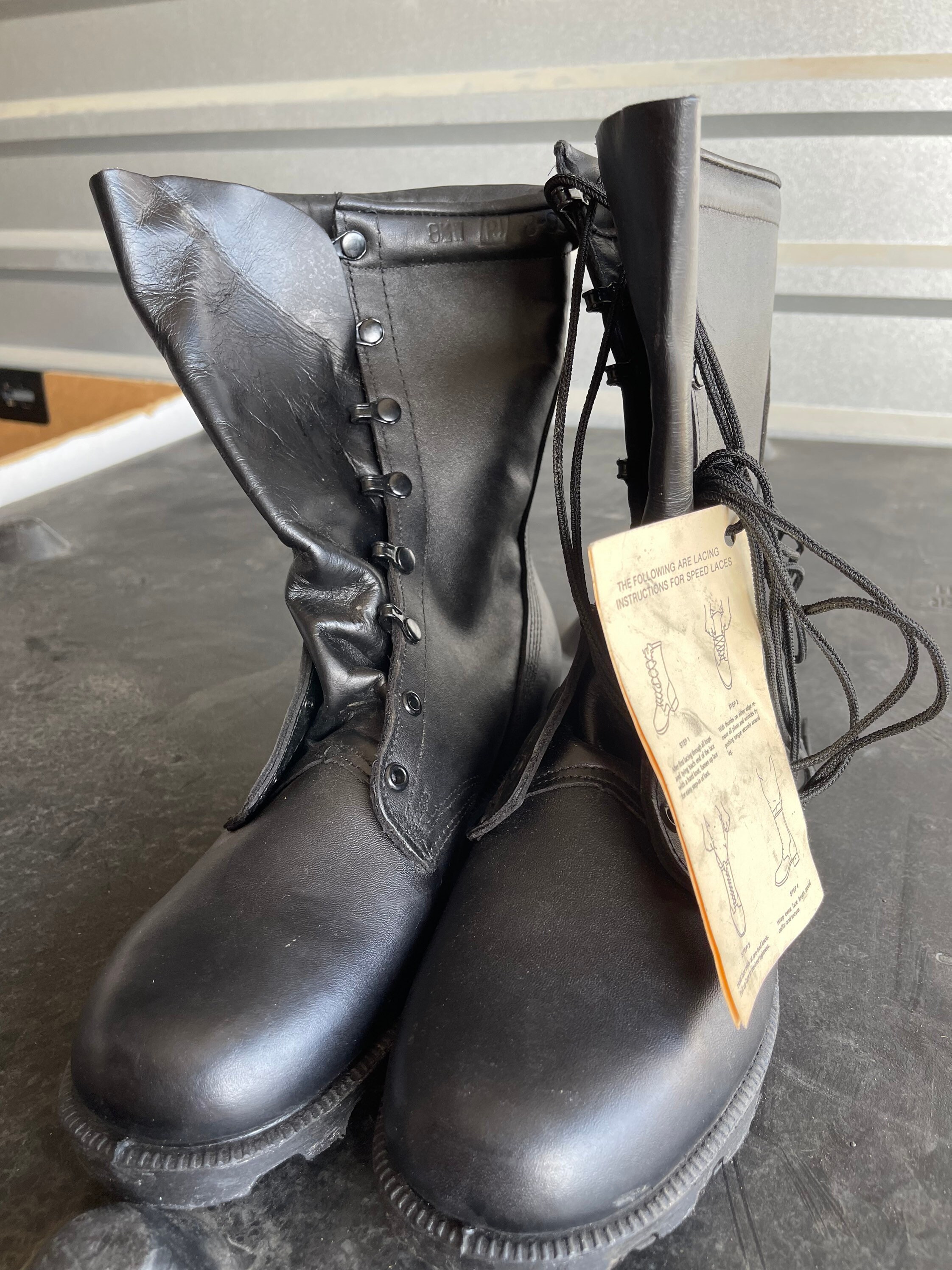 Speed lace shop combat boots black