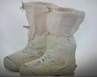 Canadian Military vintage white ACTON® Mukluk over boots W/liner new Assorted sizes.