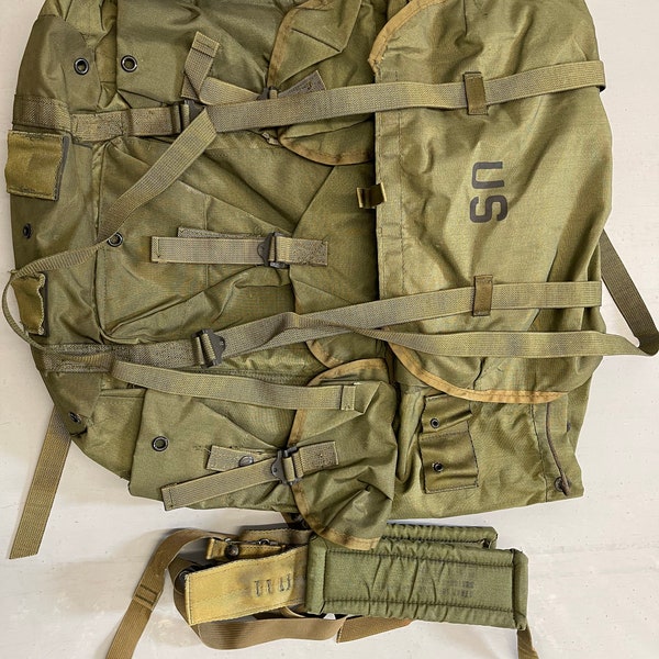 Genuine US Military Vietnam  Vintage Large Alice pack OD green new Mint