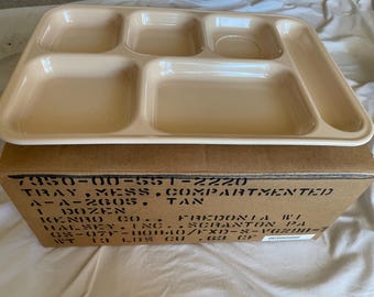 米軍用メストレイ 4 個セット (新品、タン色)。トレイ 4 個セット