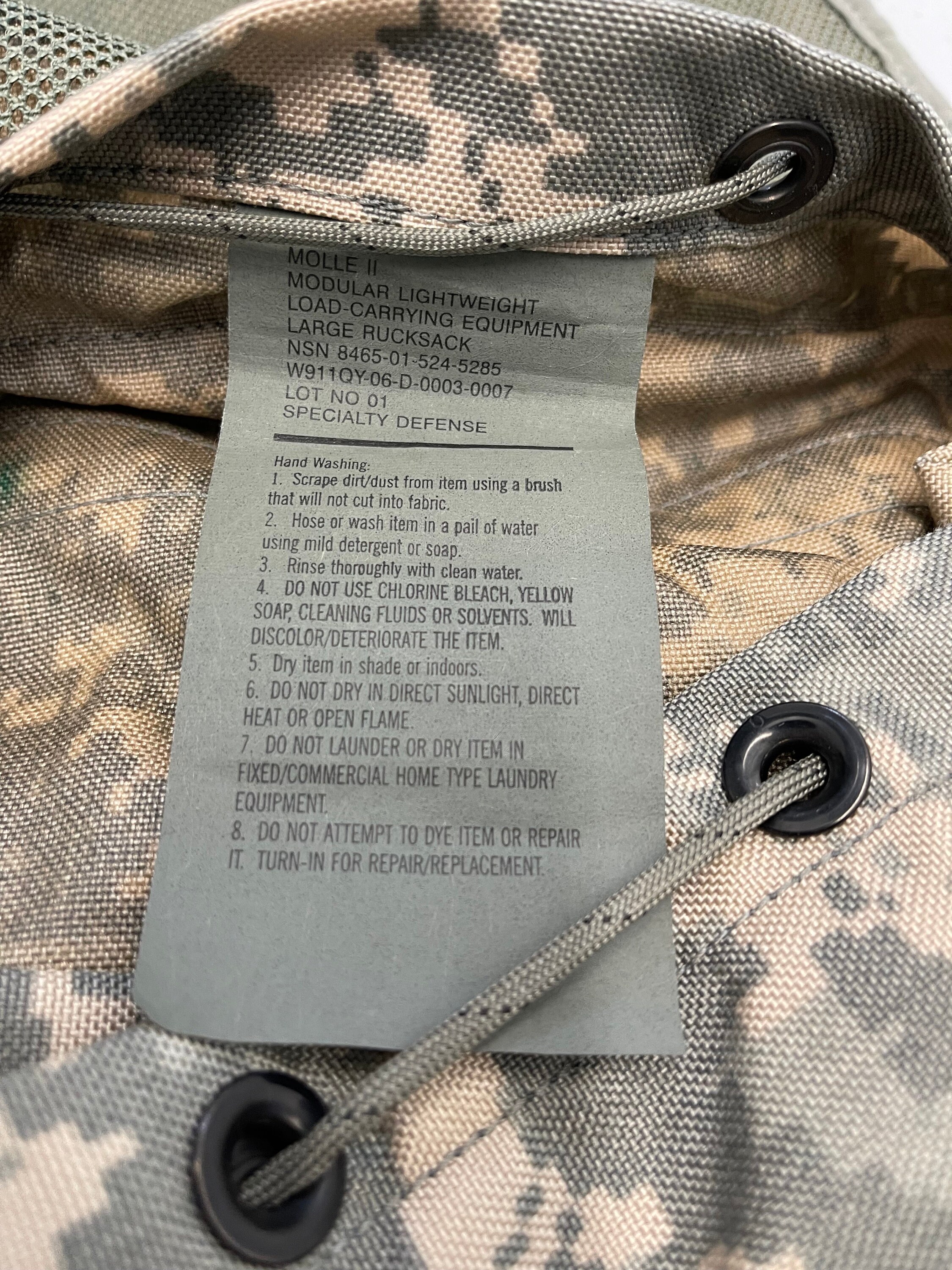 米軍正規発行の ACU デジタル Mollee II 大型リュックサック、フレーム