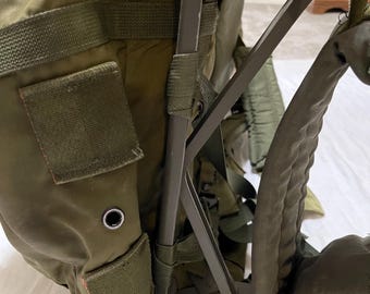 本物のヴィンテージベトナム米軍大型アリスパック、フレーム