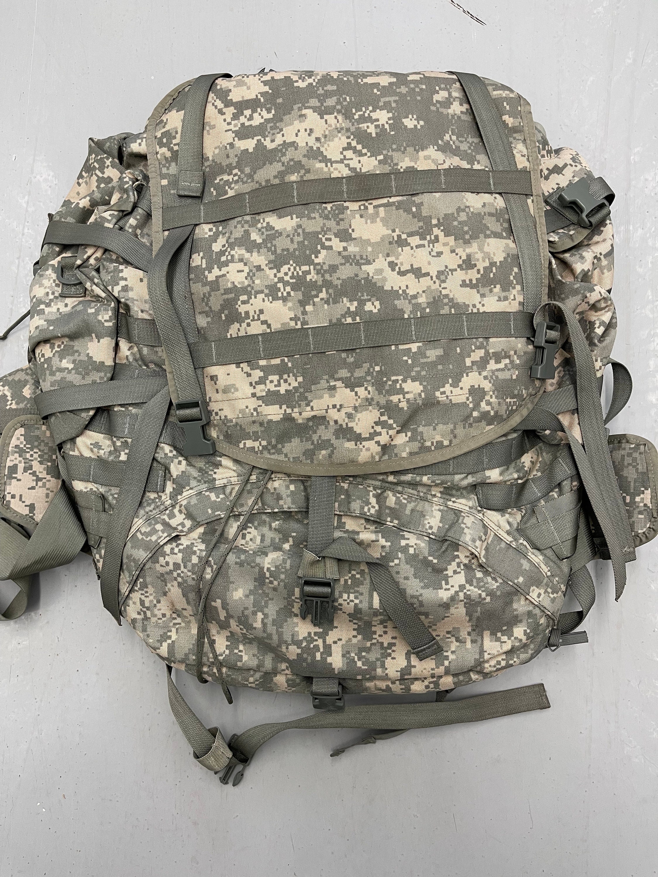 Us Ruck Pack US Military Genuine Issue ACU Digital Mollee II Large Ruck Sack With ...