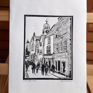 Impressão Linogravura, Church Street, Whitby, Arte Linogravura Única, Impressão Lino