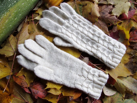Natural White Woollen Lace Gloves Wool Gloves Lacy Winter Gloves