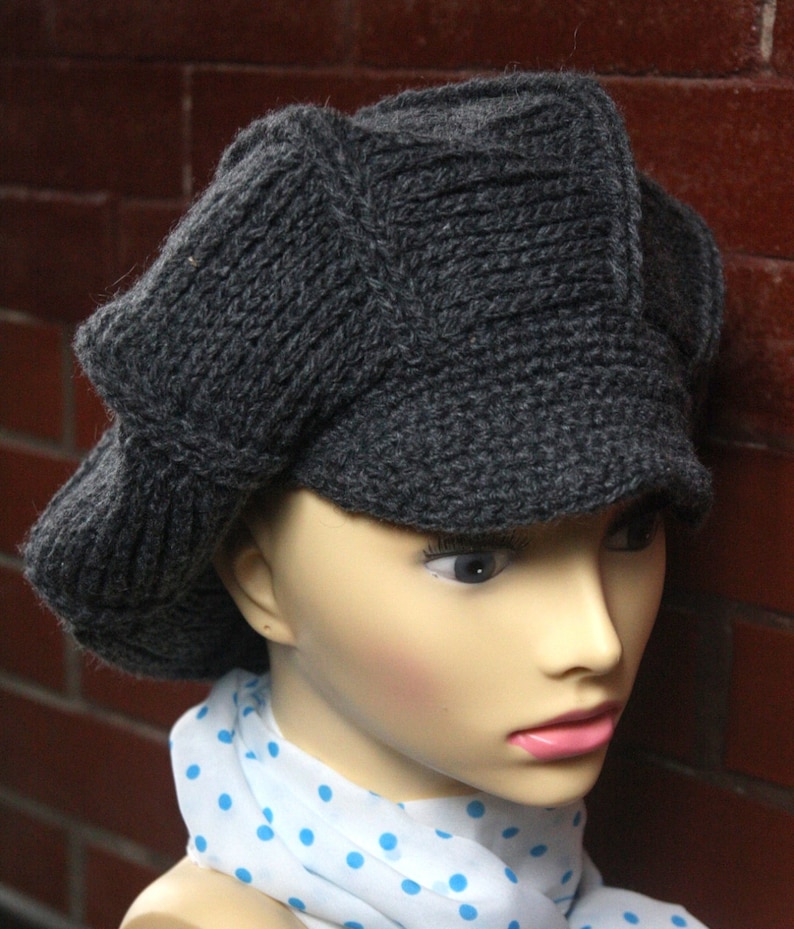 Crochet Women/'s Hat Gray women beret Women winter beret Crochet brimmed beret with visor Newsboy hat