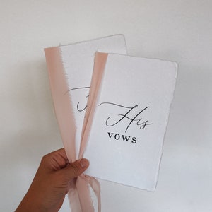Libro de votos de boda / Conjunto de 2 folletos / Papel de borde adornado / Cinta de gasa / Regalo Compromiso Novia Novio Presente / Ella y ella / Él y él