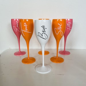 Personalisierte Champagnerkelche / Kunststoff Hennen Plastikgläser / Plastikflöten / Hen Party / Brautjungfer Geschenk / Weingläser / Hochzeit