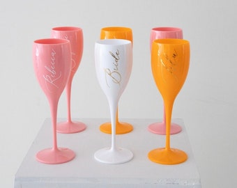 Personalised Champagne Flutes/ Plastic Hens Plastic Glasses/ Plastic Flutes / Hen Party / Bridesmaid Gift / Wine Glasses / Wedding