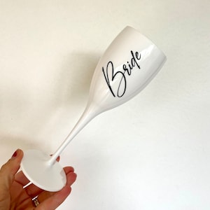 Personalisierte Champagnerkelche / Kunststoff Hennen Plastikgläser / Plastikflöten / Hen Party / Brautjungfer Geschenk / Weingläser / Hochzeit