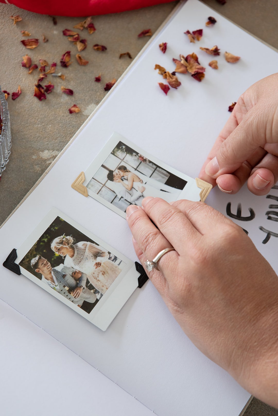 Photo Corners / Photo Corner Stickers / Selfadhesive Photo Pockets / Wedding Guestbook Polaroid