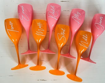 Personalised Champagne Flutes/ Plastic Hens Plastic Glasses/ Plastic Flutes / Hen Party / Bridesmaid Gift / Wine Glasses / Wedding