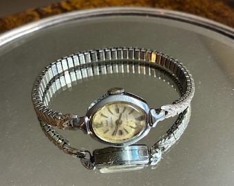 Ladies 17 Jewels Waltham Silver Watch- 1960s
