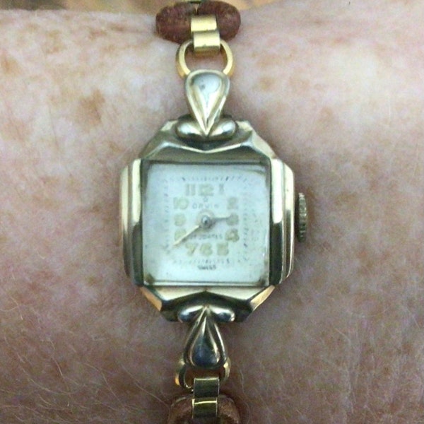 Ladies 10KRGP Gold Swiss 17 Jewels Watch, Unusual Style Band