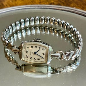 1946 Classy Elgin Ladies 10KGF White Gold Watch