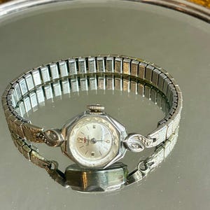 Ladies 1950s Waltham Swiss Watch, 17 Jewels, 2 Diamonds