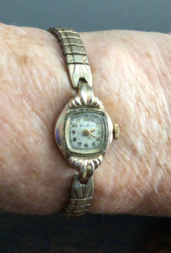 1950 Ladies Gold Bulova 17 Jewels Swiss Watch