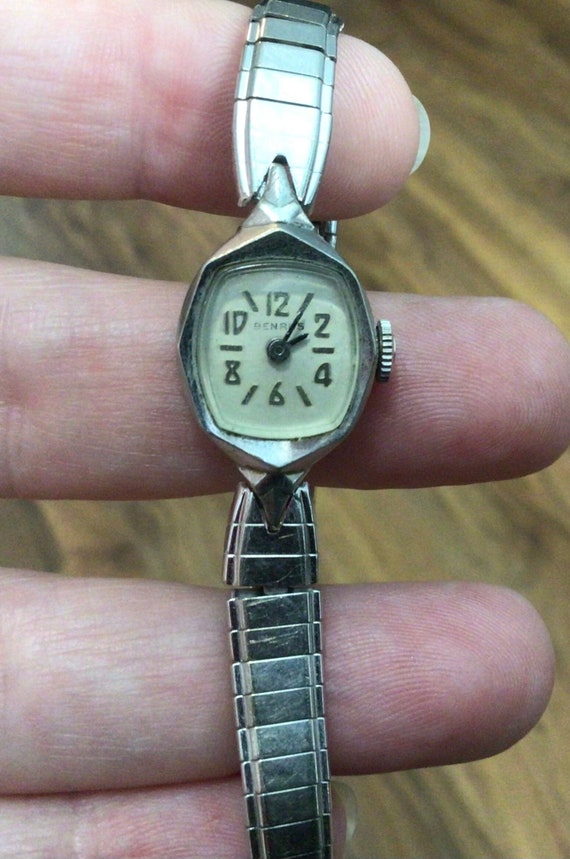 Ladies 21 Jewels Benrus Silver Watch