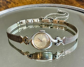 Vintage Bulova 23 10K White Gold & Diamond Ladies Cocktail  display picture 1