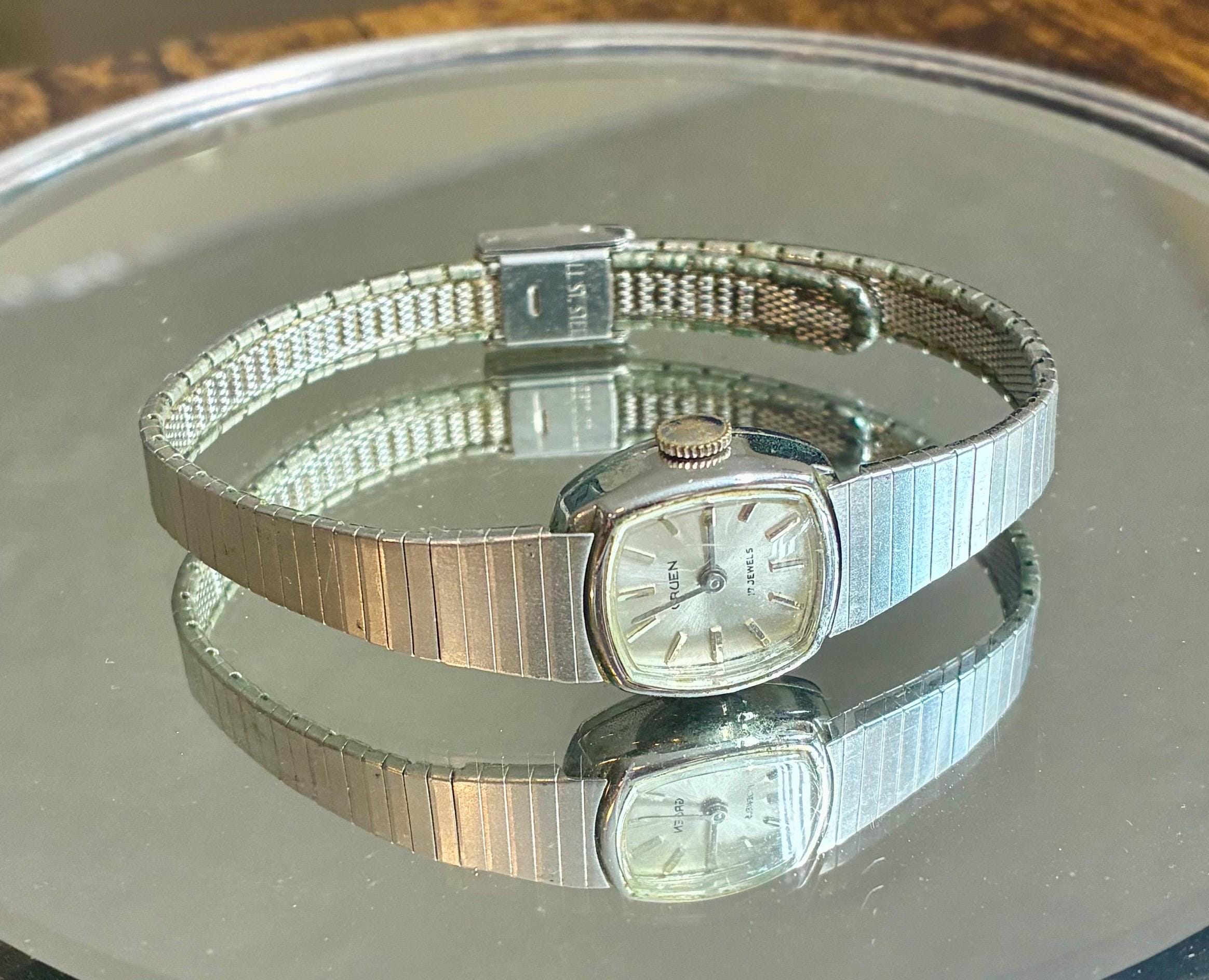 Ladies Vintage Gruen 17 Jewels Sport Watch, 17 Jewels