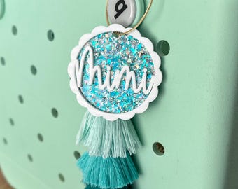 Acessórios personalizados para bolsa de piscina, pingente com nome para bolsa de praia, chaveiro com tassel de acrílico brilhante, presente para ela, ideias para viagem entre amigas