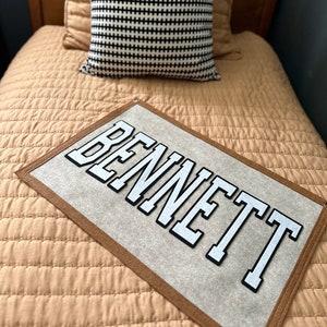 Faixa grande de feltro com nome de menino, placa personalizada para quarto de criança, flâmula com nome de menino