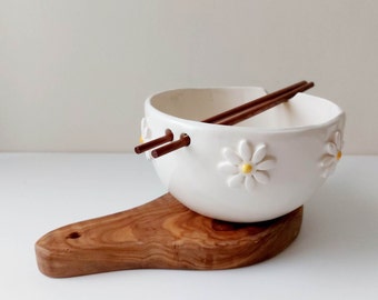 Ceramic Daisy Ramen bowl with chopsticks, Pottery noodle dish, Handmade bowl