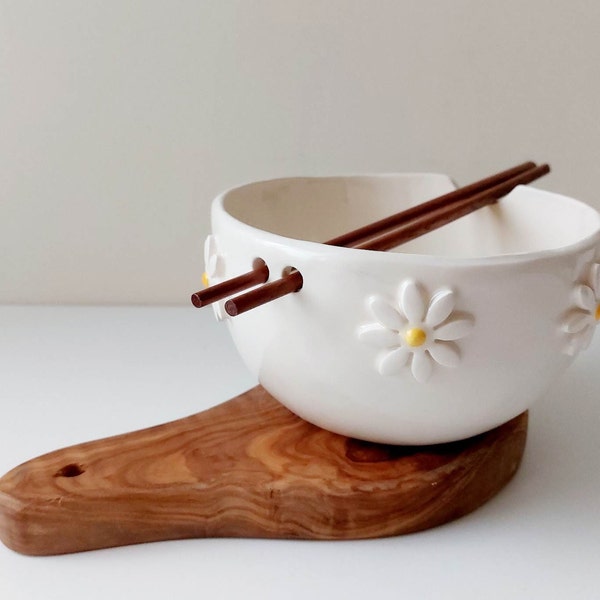 Ceramic Daisy Ramen bowl with chopsticks and ladle, Pottery noodle dish, Handmade bowl