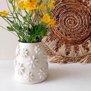 Bud vase with daisies, Home decoration, Floral vase, Home asseccories, Home decor, small, modern ceramics