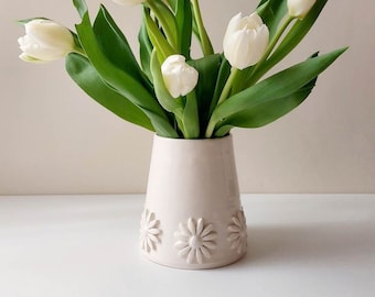 Daisy vase, Handmade ceramic vase, Table decoration, Hand decorate vase