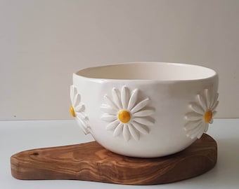 Handbuilt ceramic bowl, Pottery bowls, Flower decorated ceramics, Daisy bowl