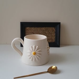 Pottery handmade mug, Ceramic mug, Tea cup, Coffee mug, Daisy mug, Daisy gift image 6