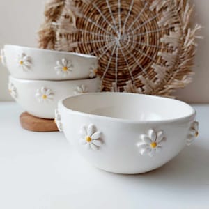 Handmade Daisy bowl, Pottery bowl, Ceramic tableware