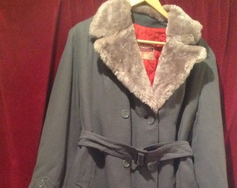 1950,s- RARE- Rayon / Gaberdine Belted Trench Coat / Label - Park Town MFG Ltd - MONTREAL.
