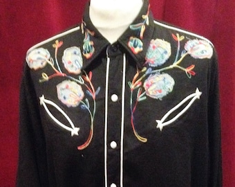 1950's Ranch/ Western Wear Shirt /MILLER Western Wear Denver Colorado USA / Mother of Pearl Buttons down Front and cuffs / smiley pockets