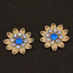 1940s -50s Original Vintage Earrings / 40s -50s Original Vintage Flower design blue plastic Earrings