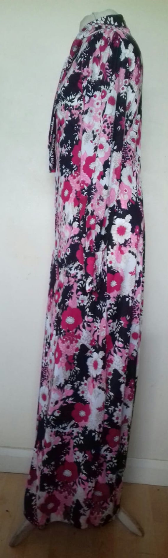 1970s Vintage Ladies Maxi Dress - image 4