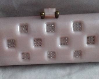 Bolso de mano de lucita rosa con cuadrados de diamantes, raro, década de 1940-1950 / Etiqueta: ILENE - Nueva York-Londres-París - Fabricado en EE. UU.