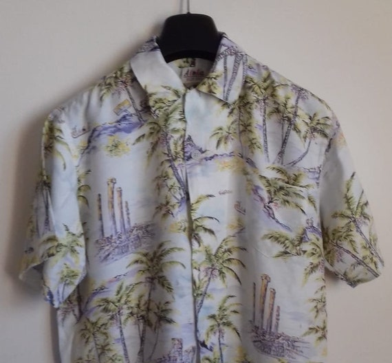 50s Hawaiian Shirt / Rayon vintage shirt / label