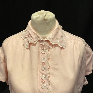 1940s - 50s Vintage Ladies Pink Blouse / 1940s - 1950s Vintage Ladies Embroidered Blouse / Label - St Michael
