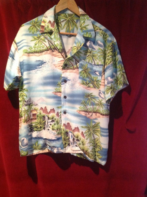 1940s -50s Rayon Hawaiian Shirt // 50s Rayon Hawai