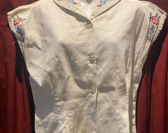 1950s Embroidered cotton blouse / 50s Vintage Embroidered white cotton blouse / Top