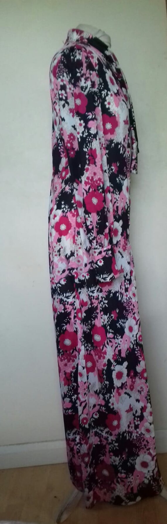 1970s Vintage Ladies Maxi Dress - image 5