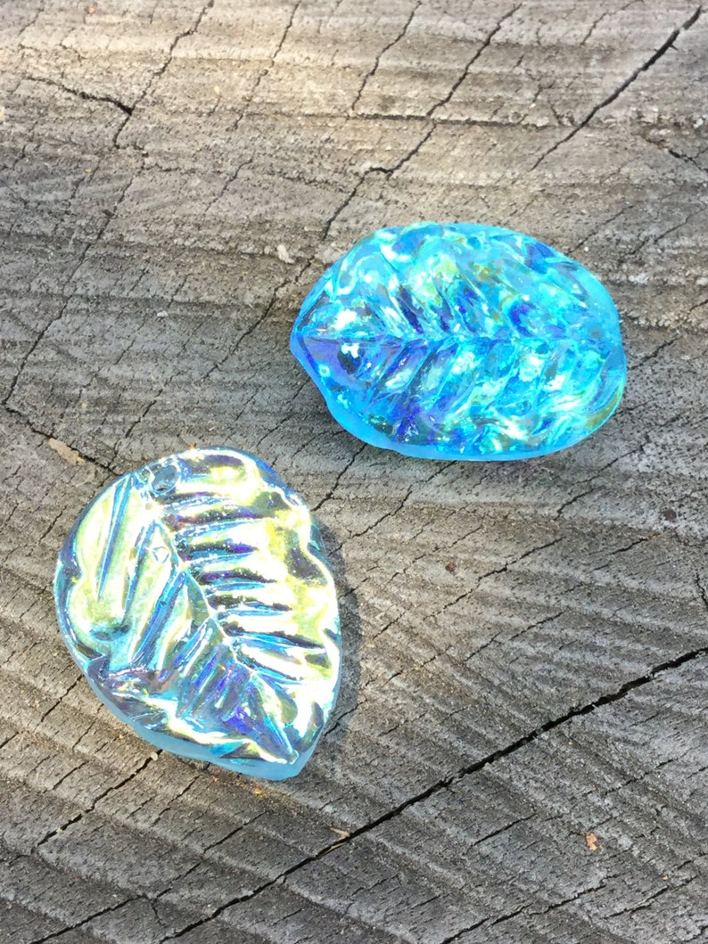#210 Vintage German Pressed Glass Leaves Artisan Made 8 Pieces