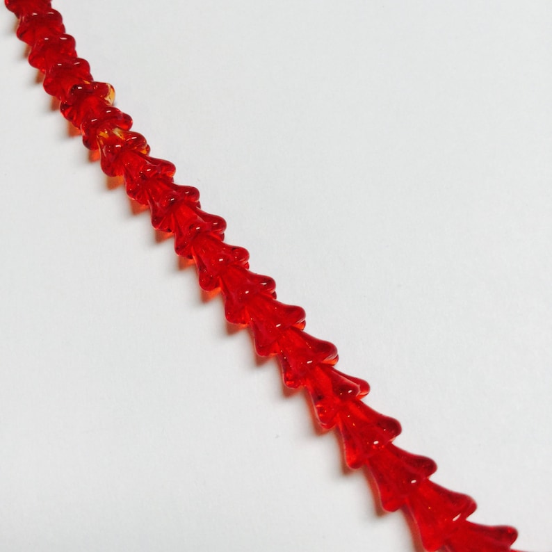 90 Pieces Vintage German Glass Flower Beads in Bright Red #576
